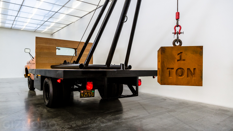 Illustration for article titled How a Porsche, a Meteorite, and $4 Million in Gold Ended Up In a Museum